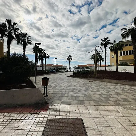 Alta Mar En Oasis Tenerife Sur * Playa de San Juan (Tenerife)